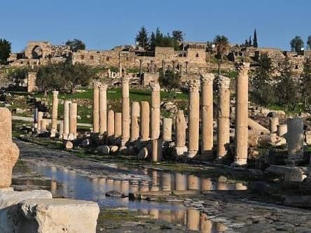 Amman to Umm Qais